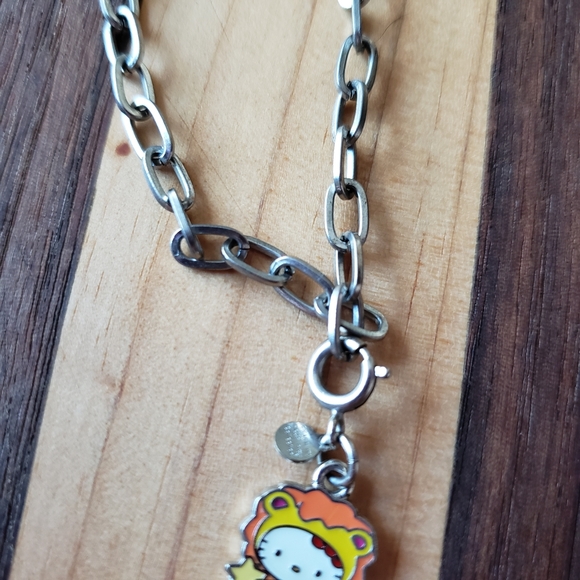 Hello Kitty Leo Zodiac chain link bracelet - Picture 3 of 11